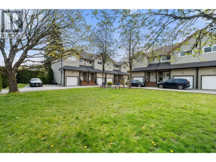 10 1700 MAMQUAM ROAD, Squamish
