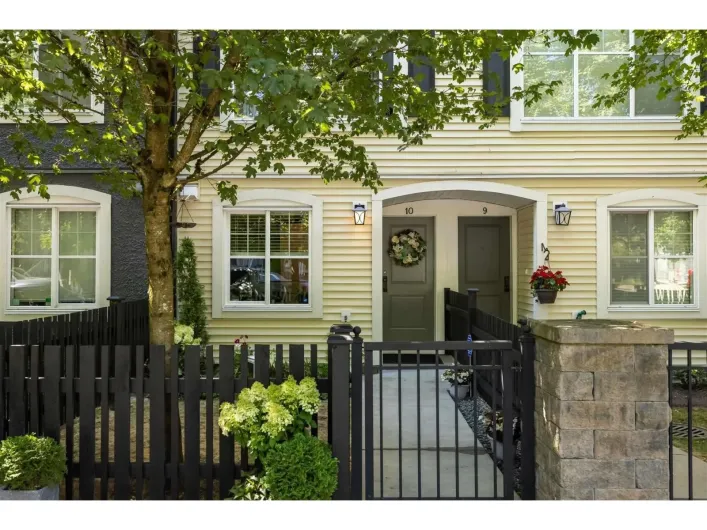 10 19180 65 AVENUE, Surrey