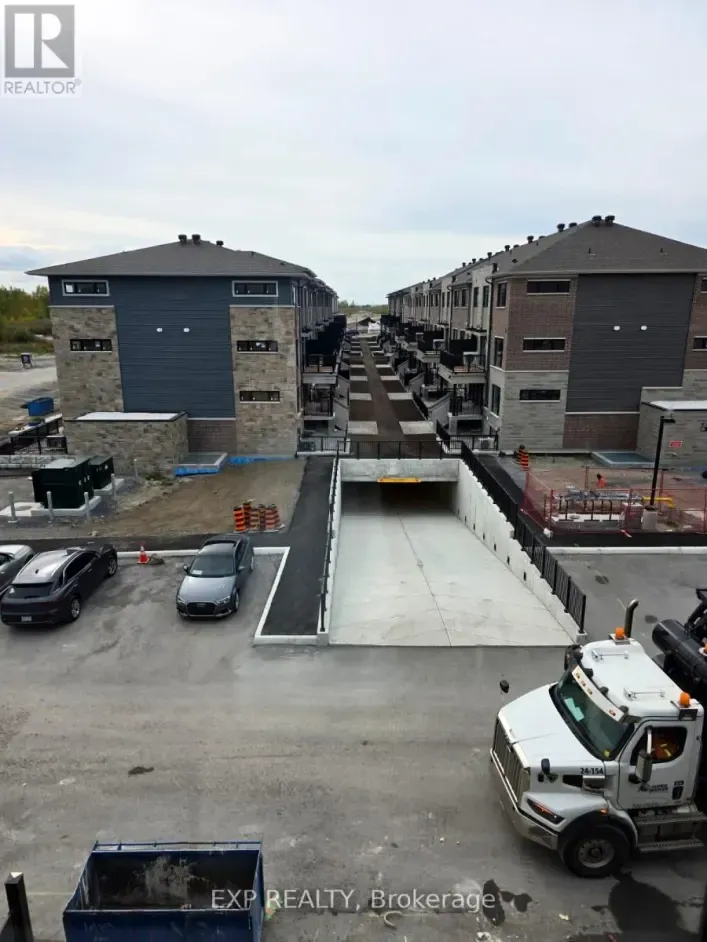 10 - 201 GLENROY GILBERT DRIVE, Ottawa