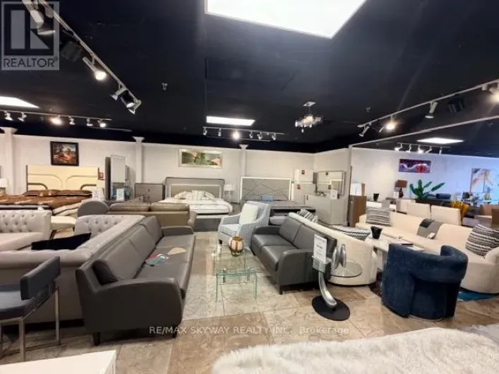 10 - 2111 DUNWIN DRIVE, Mississauga