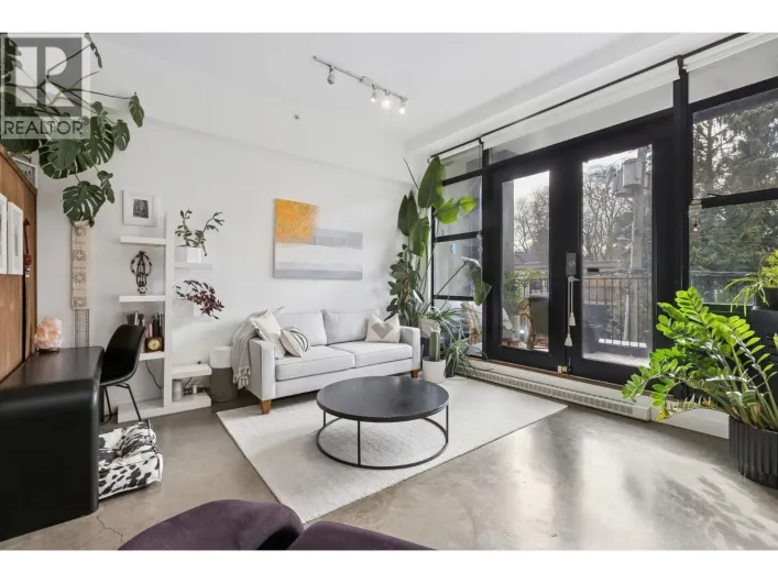 10 2156 W 12TH AVENUE, Vancouver