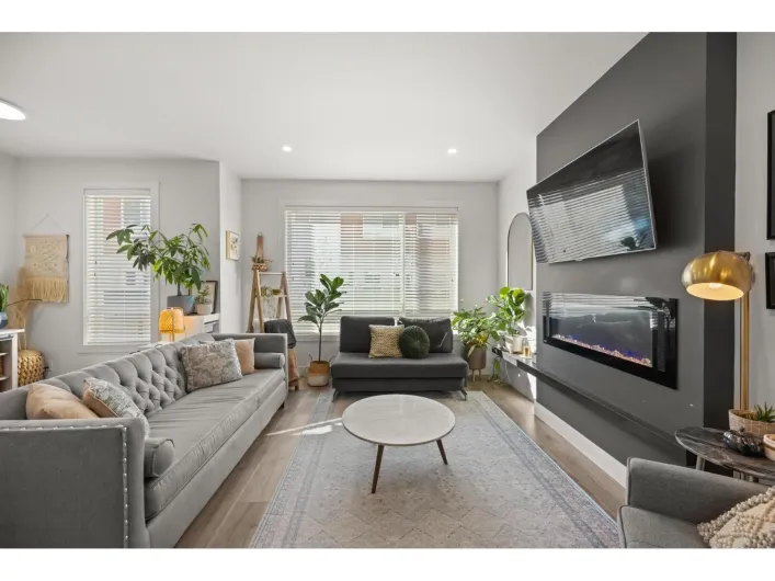 10 27640 LANTERN AVENUE, Abbotsford