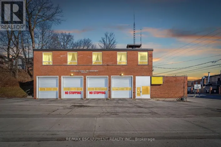 10 & 28 CAITHNESS STREET W, Haldimand