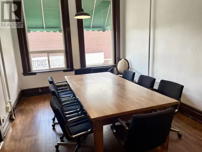 10 317 Victoria AVE, Thunder Bay