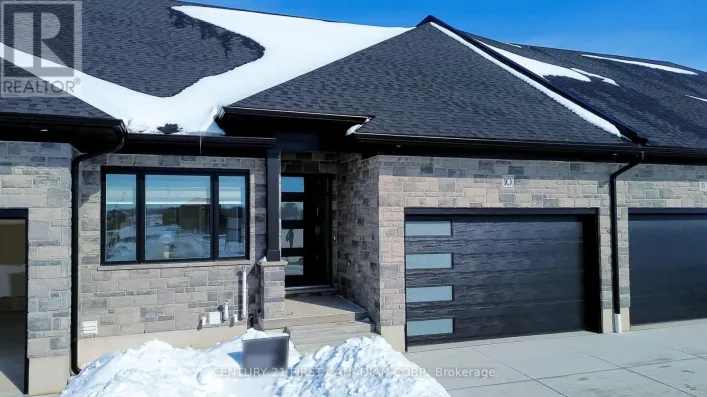 10 - 32 POSTMA CRESCENT, North Middlesex