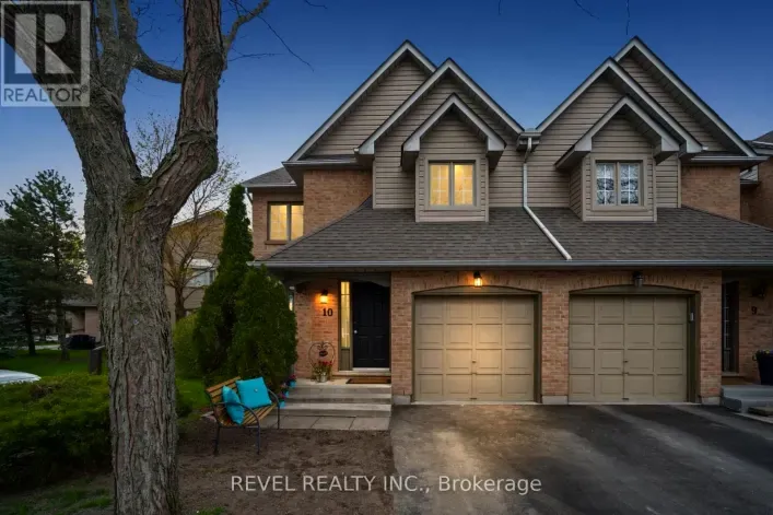 Row / Townhouse for sale: 10 - 320 HAMILTON DRIVE, Hamilton