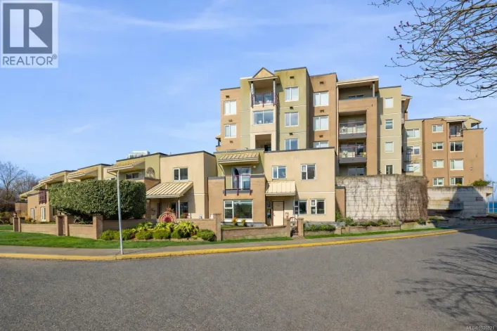 10 33 Songhees Rd, Victoria