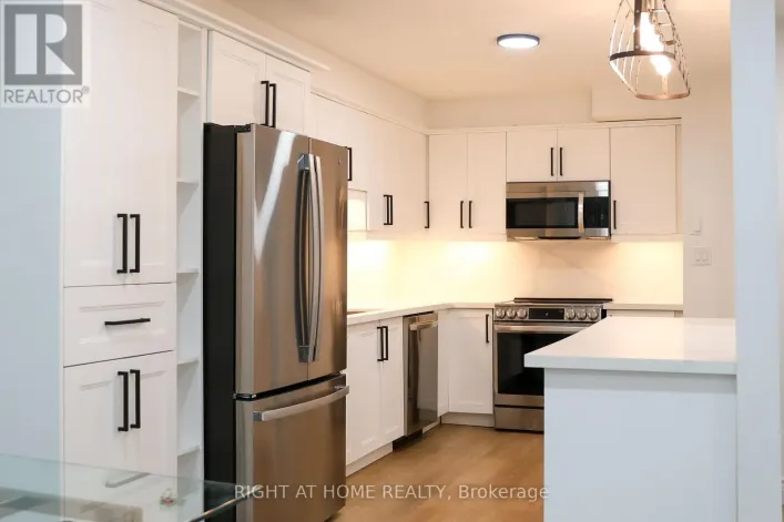 10 - 3360 THE CREDIT WOODLANDS, Mississauga