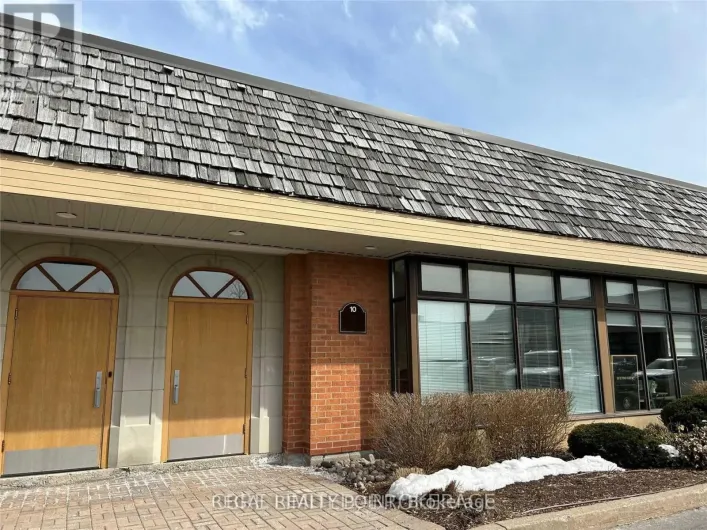 10 - 35 WEST PEARCE STREET, Richmond Hill