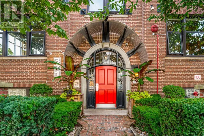 10 - 371 WALLACE AVENUE, Toronto