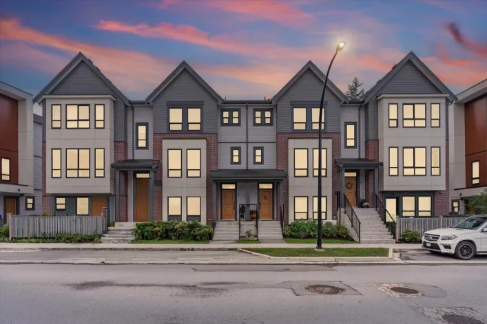 10 45500 CAMPUS DRIVE|Garrison Crossing, Chilliwack