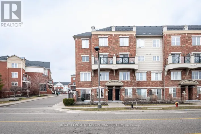 10 - 51 HAYS BOULEVARD, Oakville