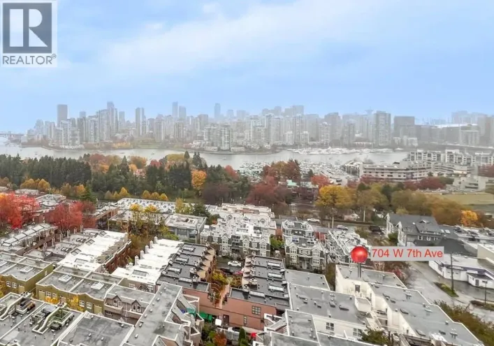 10 704 W 7TH AVENUE, Vancouver