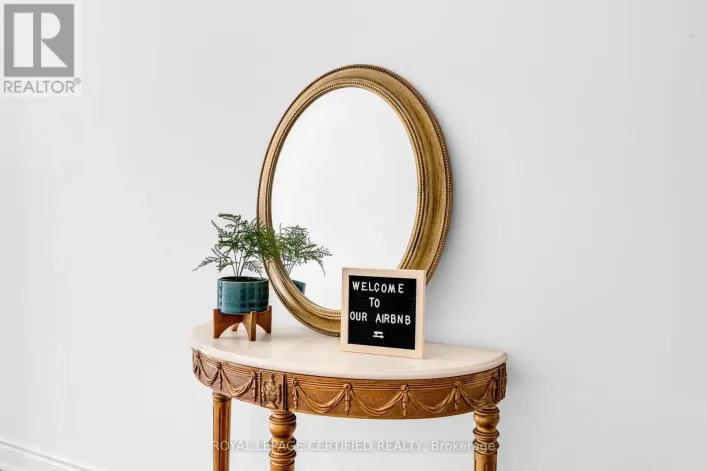 10 - 74A THOMAS STREET, Mississauga