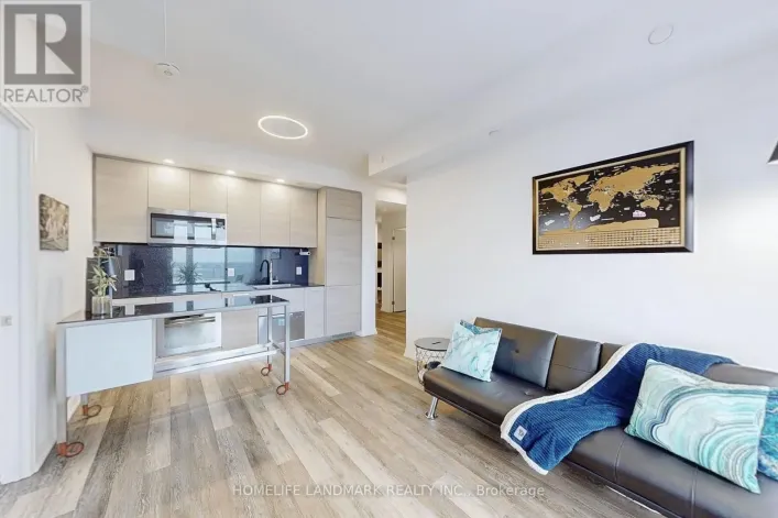 10 - 75 CANTERBURY PLACE, Toronto