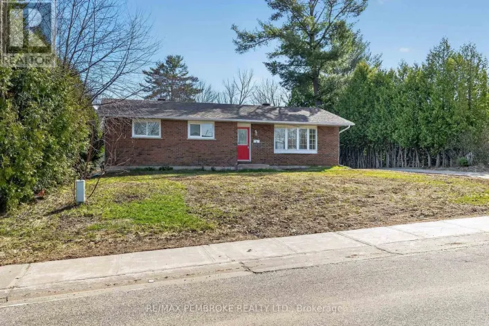 10 ALGONQUIN STREET, Petawawa