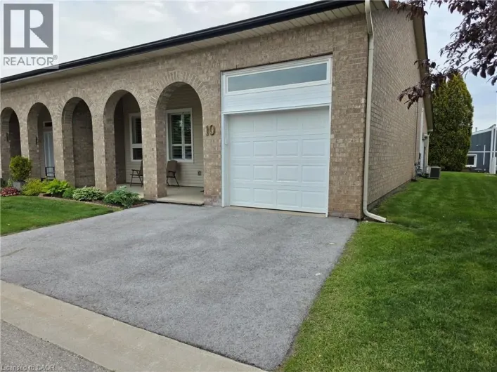 10 ARCHDEACON CLARK Trail, Hamilton