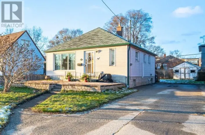 10 AVALON ROAD, Toronto