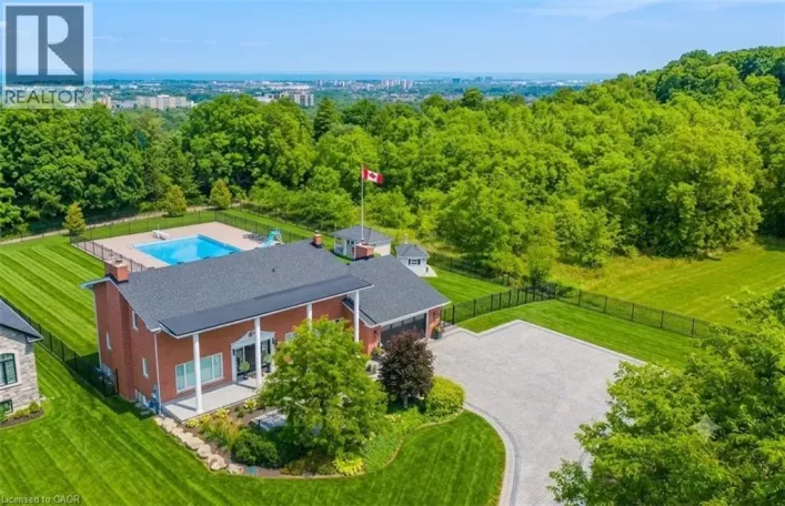 House for sale: 10 AZALEA Court, Stoney Creek