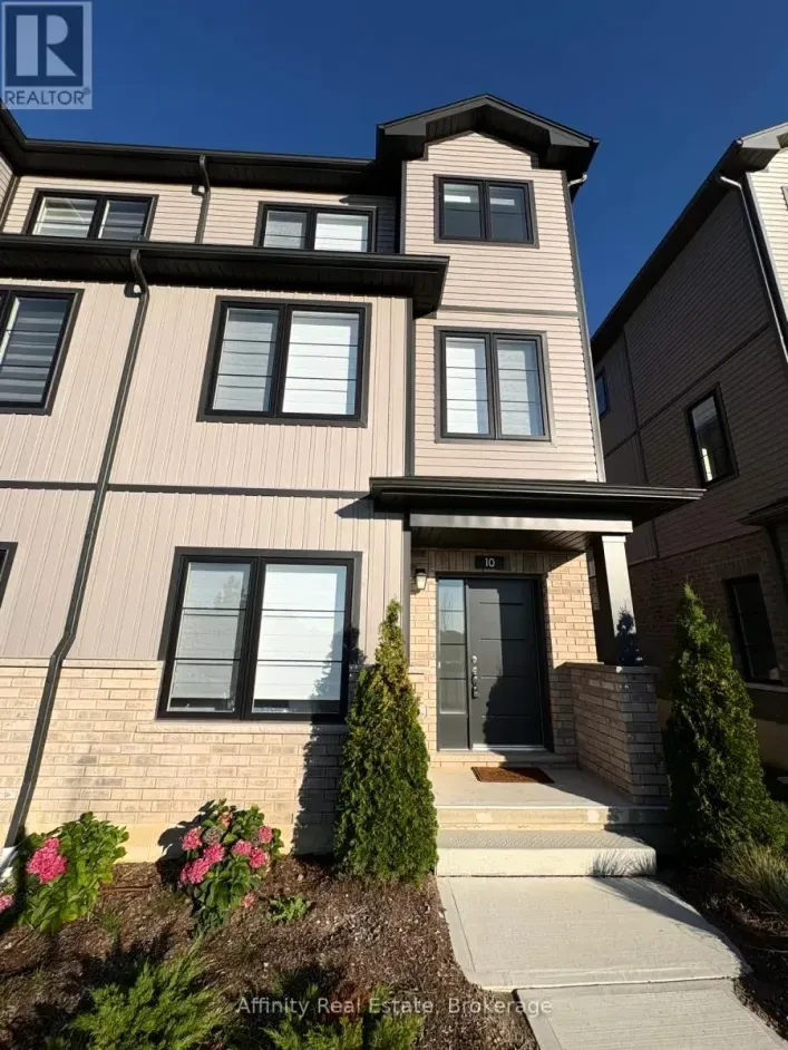 10 BALLADRY BOULEVARD, Stratford