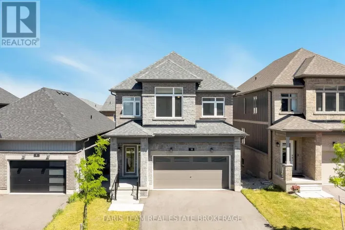 10 BARNYARD TRAIL, Barrie