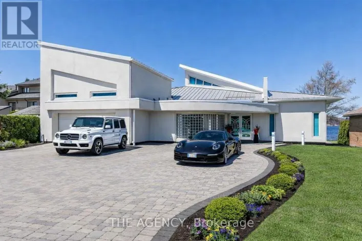 10 BECK BOULEVARD, Penetanguishene