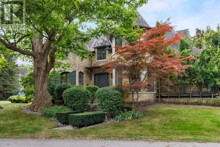 House for sale: 10 BLYTH DALE ROAD, Toronto