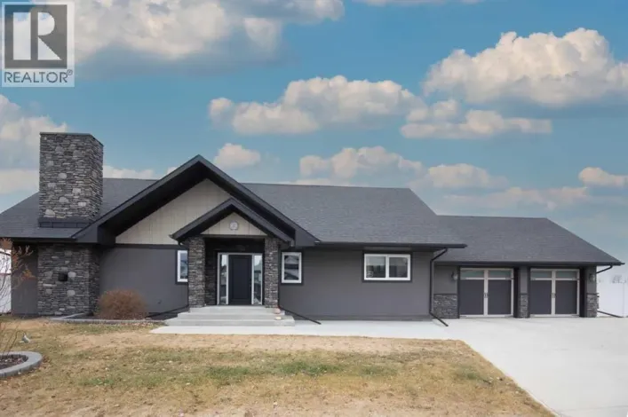 10 Cameron Court, Lacombe