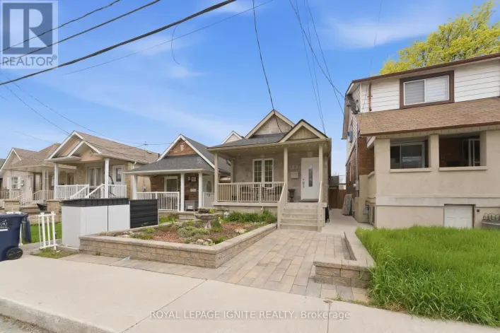 10 CAYUGA AVENUE, Toronto