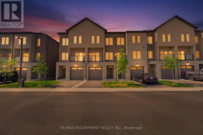 10 CLEAR VALLEY LANE, Hamilton