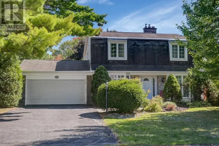 10 COSBURN AVENUE, Ottawa