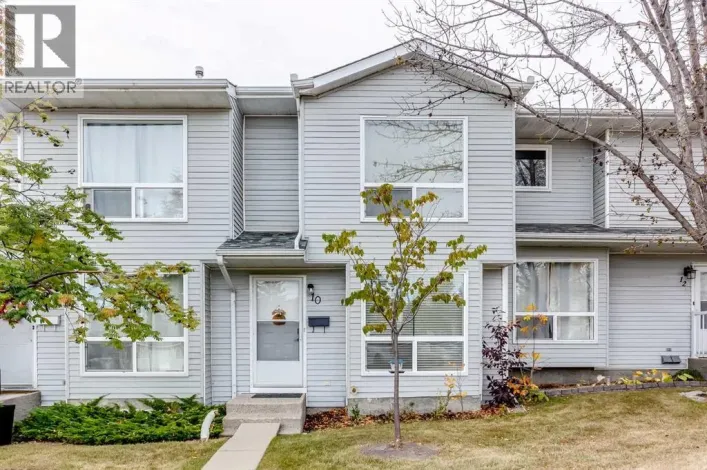10 Deerfield Green SE, Calgary