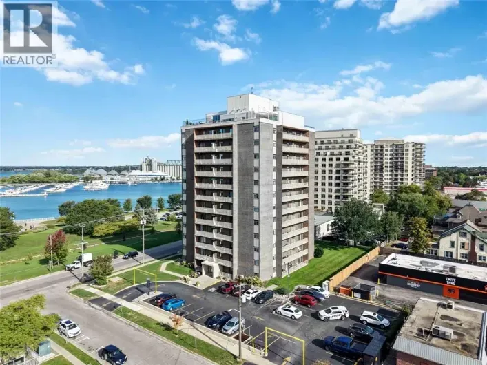 10 Derby LANE Unit# 1008, Sarnia