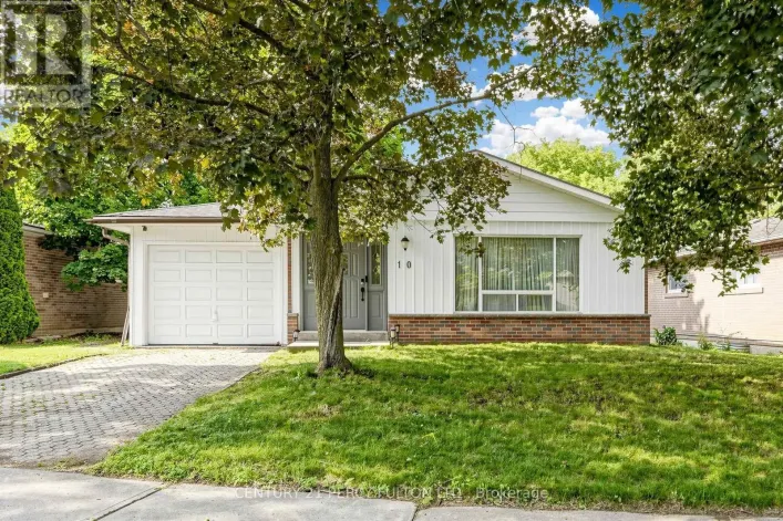 10 DEVINS DRIVE, Aurora