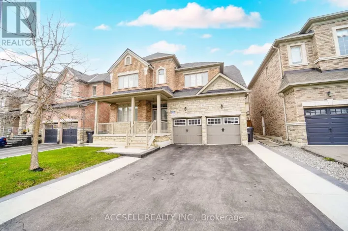 10 DOPP CRESCENT, Brampton