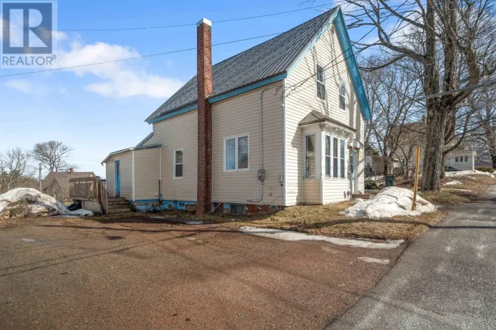 10 East Pleasant Street, Amherst