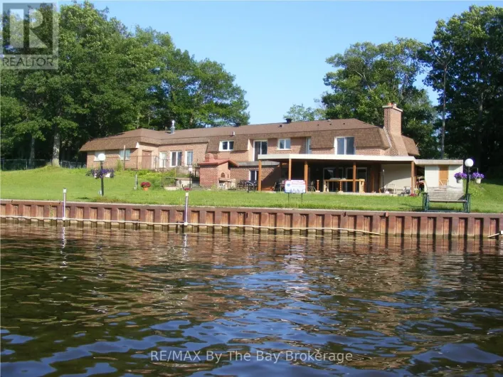 10 EDGEWATER ROAD, Wasaga Beach