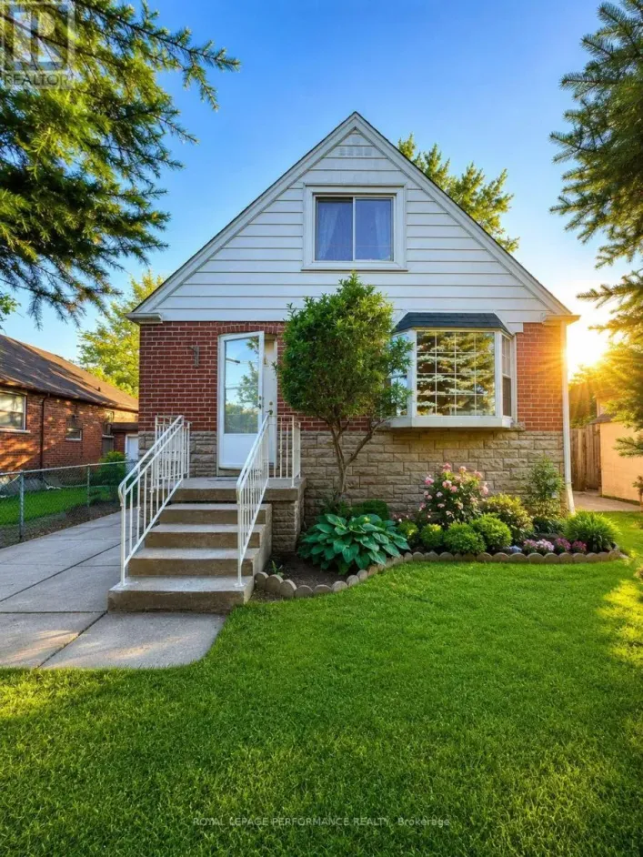 10 FAULKLAND ROAD, Toronto
