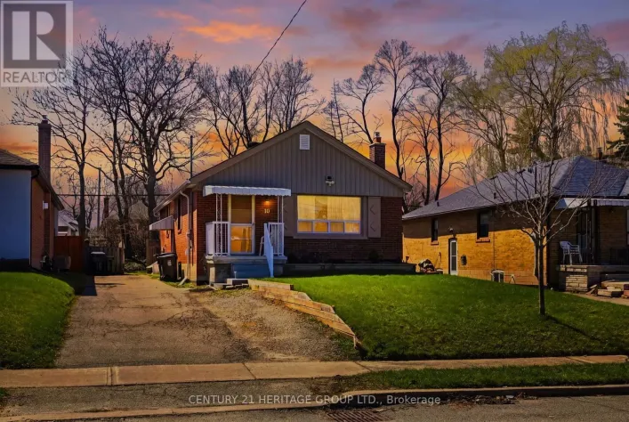 10 GARTHWOOD DRIVE, Toronto