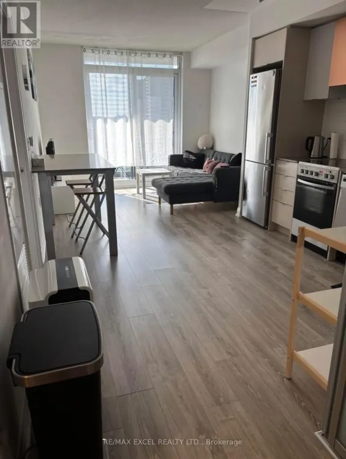 10 GIBBS ROAD, Toronto