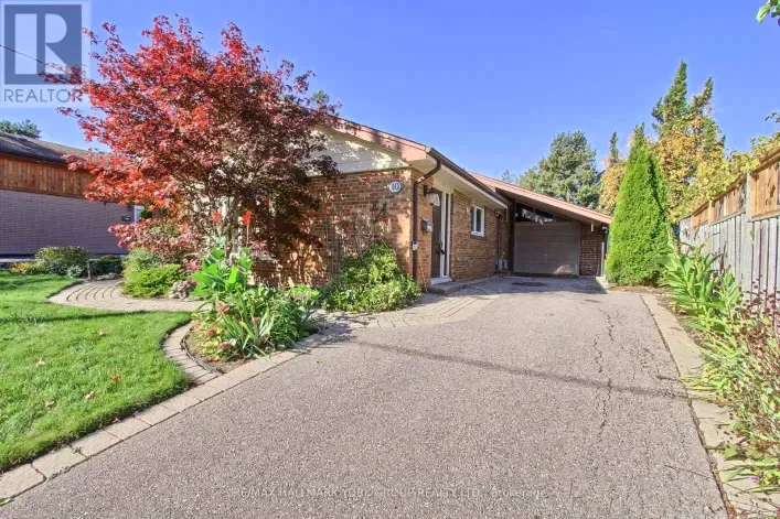 10 HAREFIELD DRIVE, Toronto