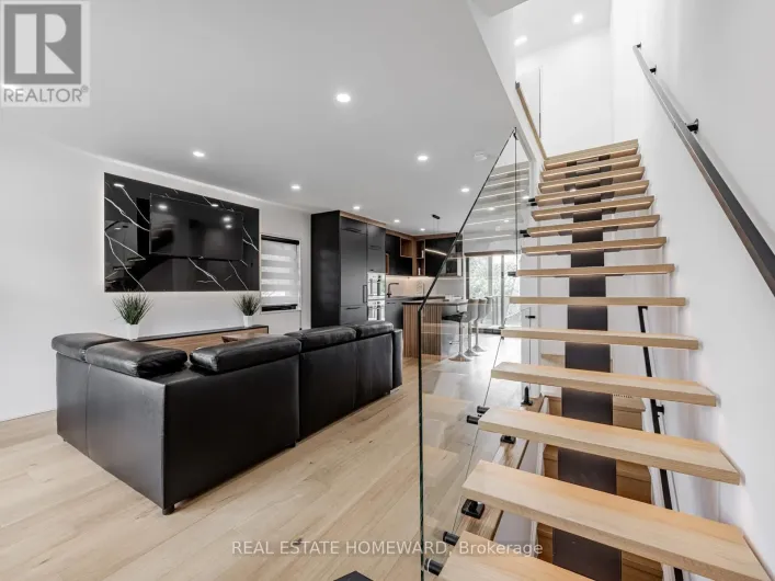 10 JULIANA COURT, Toronto