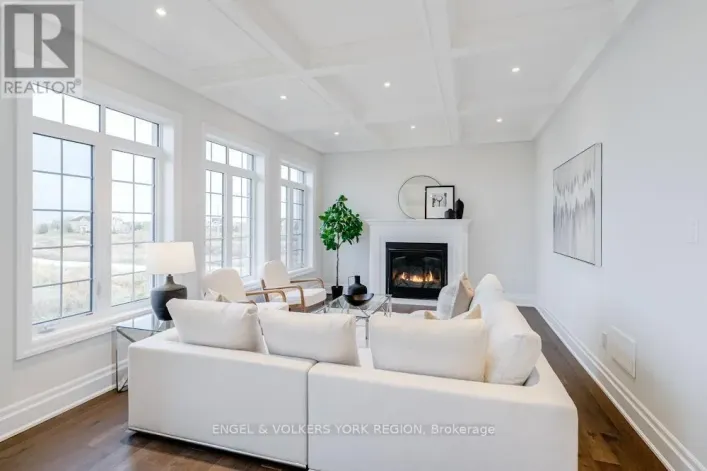 10 KEYWORTH CRESCENT, Brampton