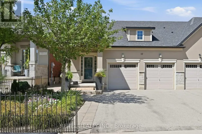 10 KOPPERFIELD LANE, Hamilton