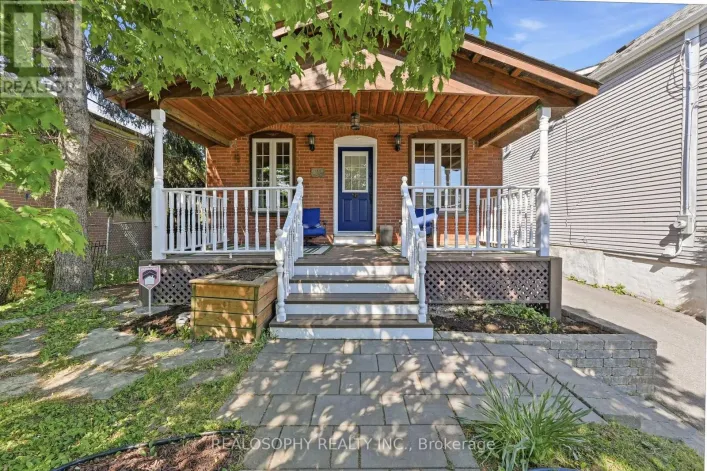 10 MEDFORD AVENUE, Toronto