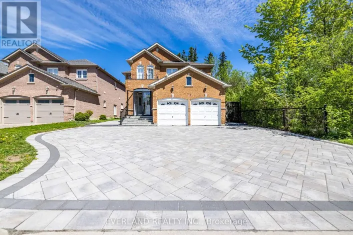 10 MEGARRY COURT, Richmond Hill