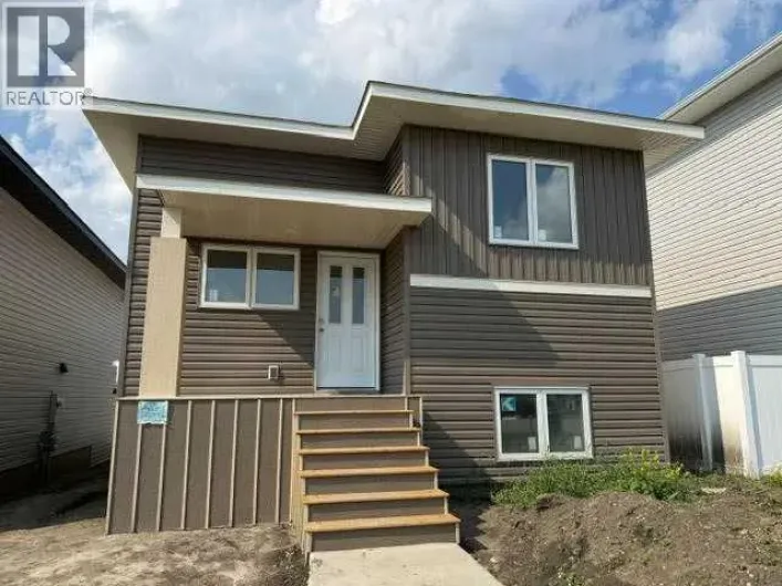 10 Memorial Parkway, Rural Red Deer County