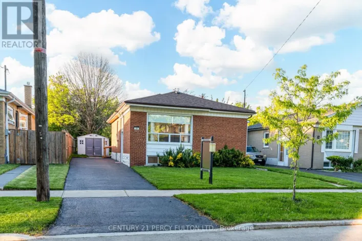 10 MENDIP CRESCENT, Toronto