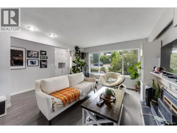 10 N STRATFORD AVENUE, Burnaby