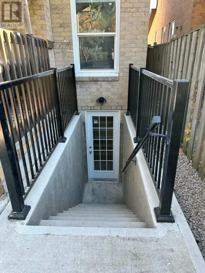 10 NUTTALL STREET, Brampton